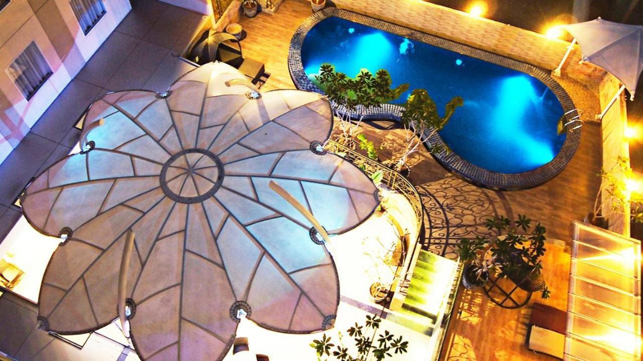 Sapphire Sky Hotel & Conference Serpong Eksteriør bilde