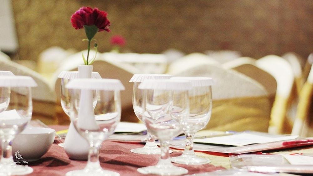 Sapphire Sky Hotel & Conference Serpong Eksteriør bilde