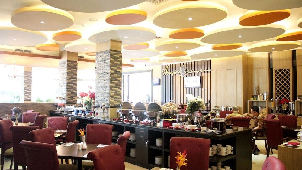 Sapphire Sky Hotel & Conference Serpong Eksteriør bilde
