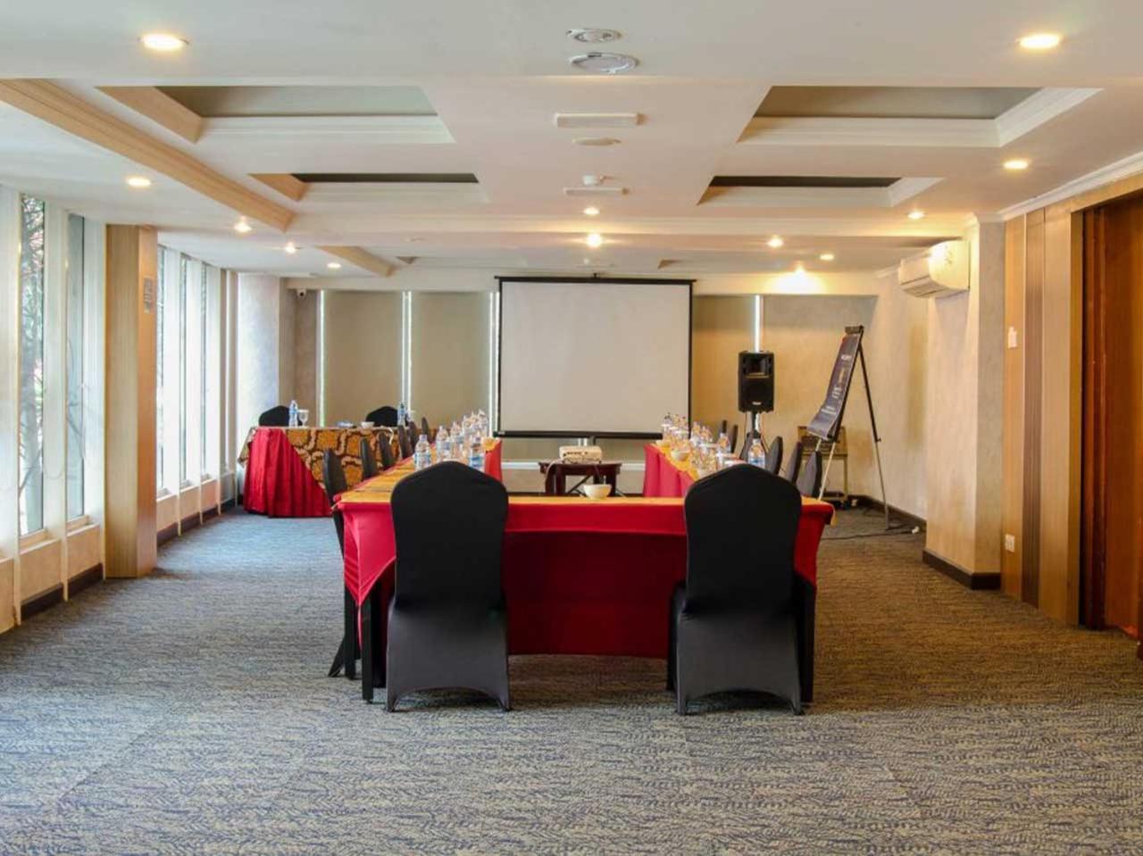 Sapphire Sky Hotel & Conference Serpong Eksteriør bilde