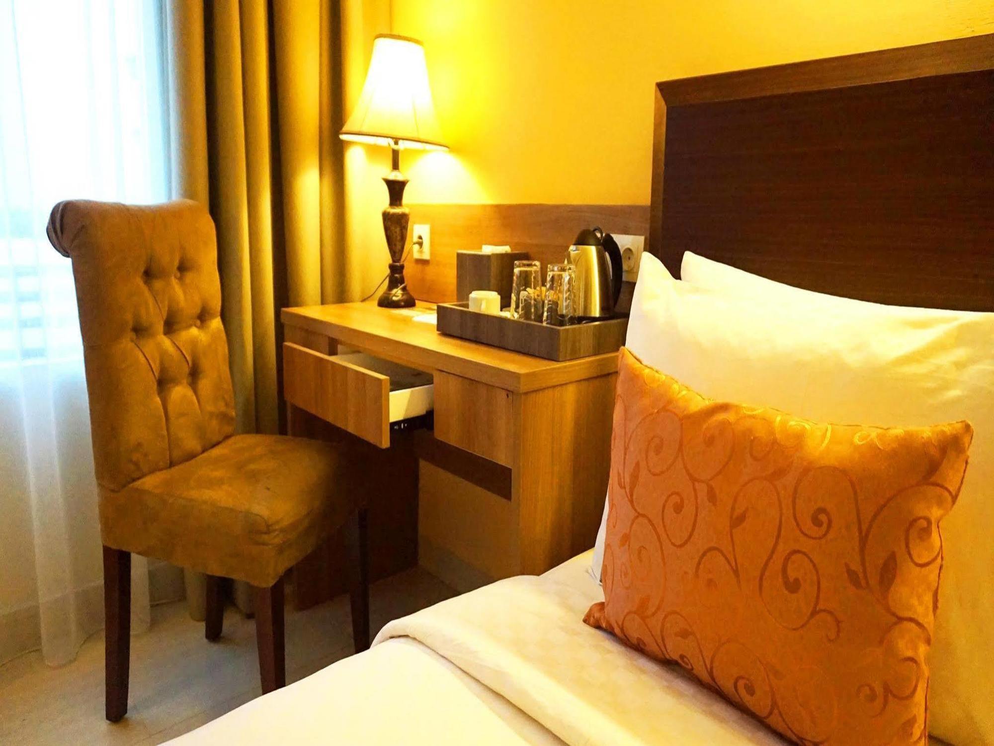 Sapphire Sky Hotel & Conference Serpong Eksteriør bilde