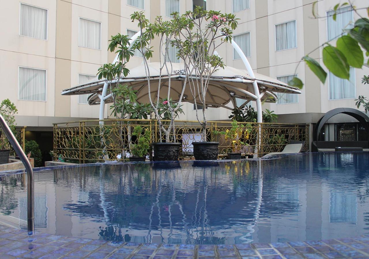 Sapphire Sky Hotel & Conference Serpong Eksteriør bilde